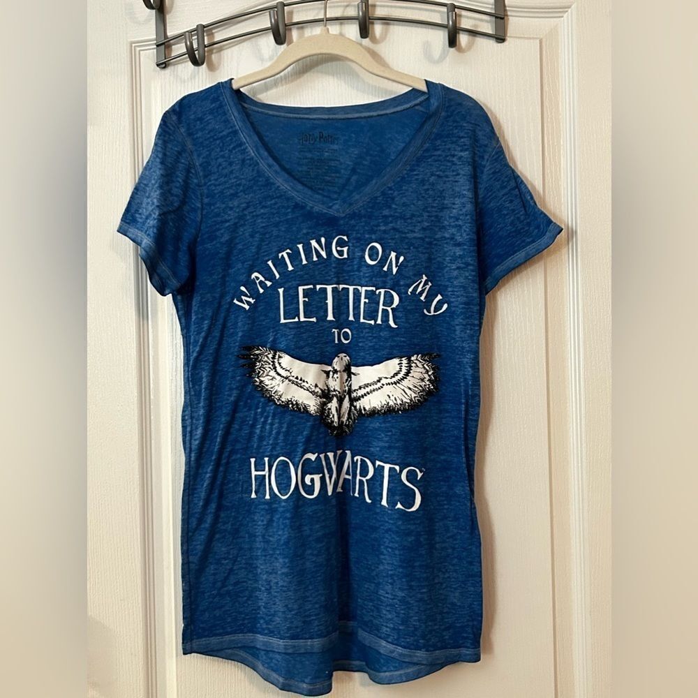 Harry Potter Tee Waiting on‎ My Letter to HOGWARTS women’s size Large Blue